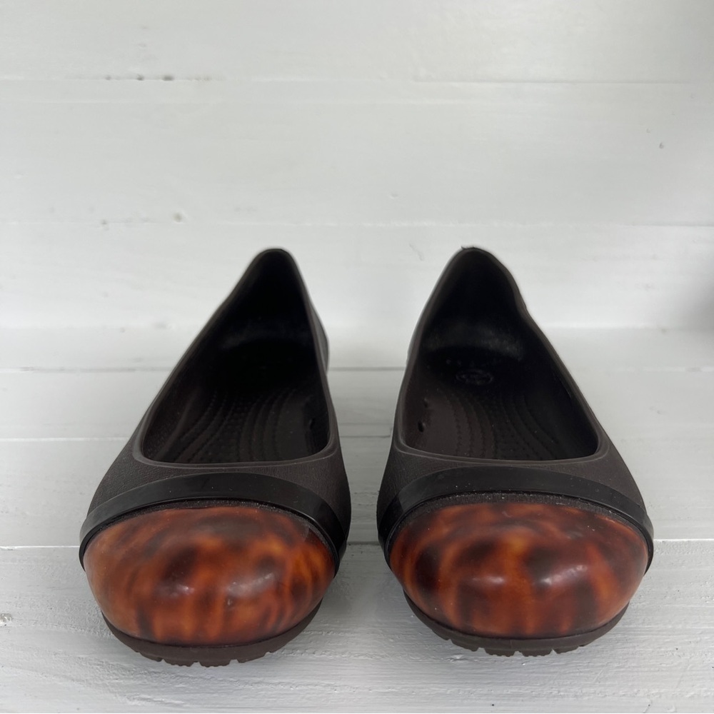 Crocs Brown Sandals Women's 7 Tortoise Shell Cap Toe Ballet Flats Mary Janes - Picture 3 of 8